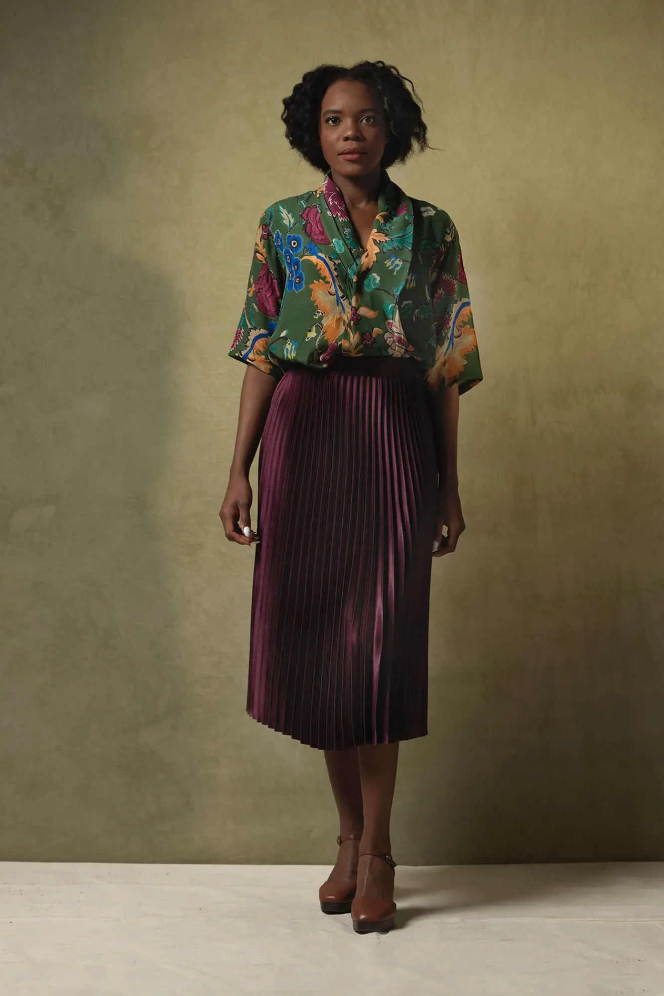 One Hundred Stars Flower Vase Green Rachel Top|Women Tops