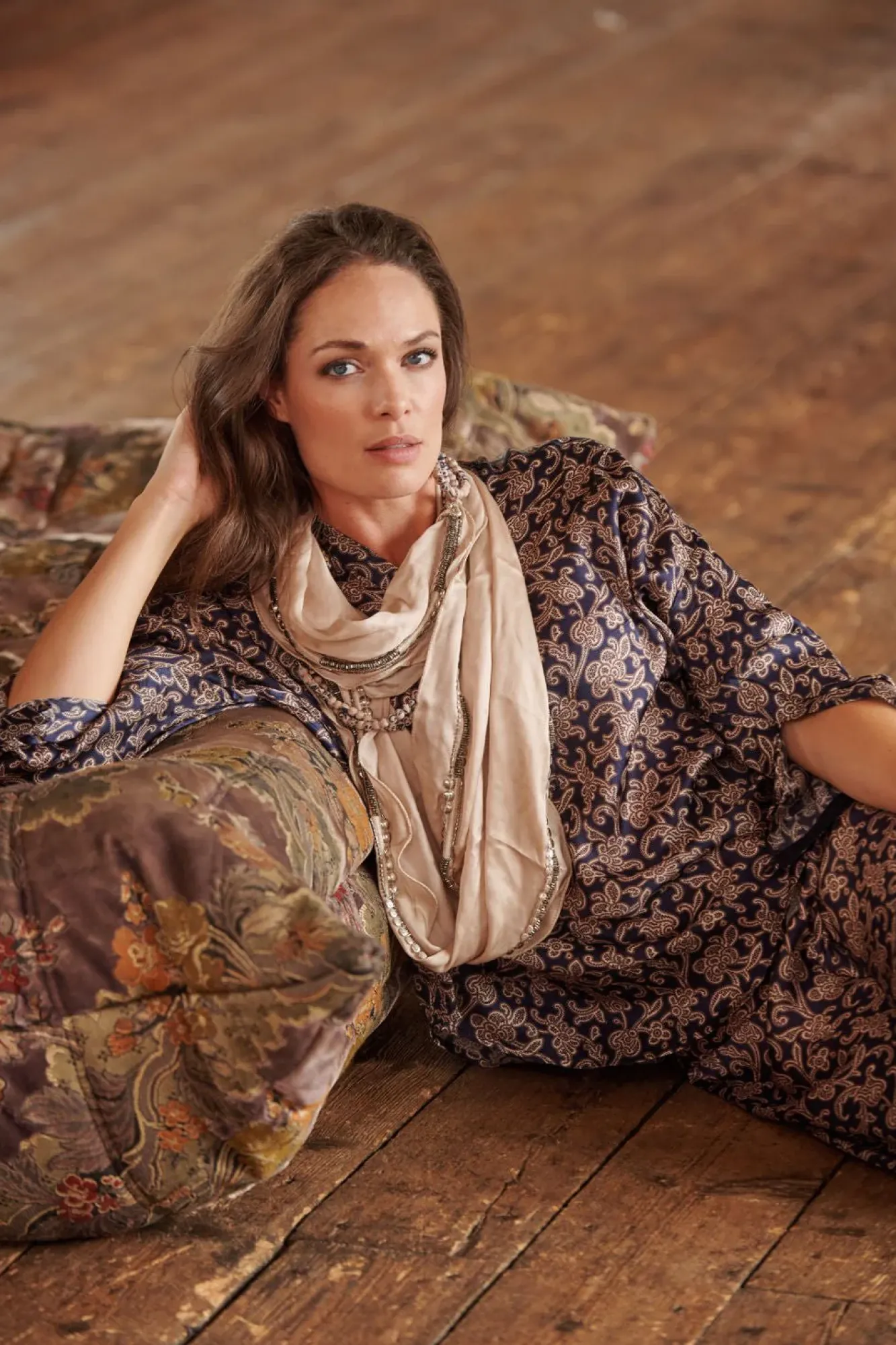 One Hundred Stars Indian Heritage Beige Necklace Scarf| Scarves