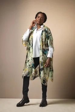 One Hundred Stars Lily Throwover|Women Throwovers